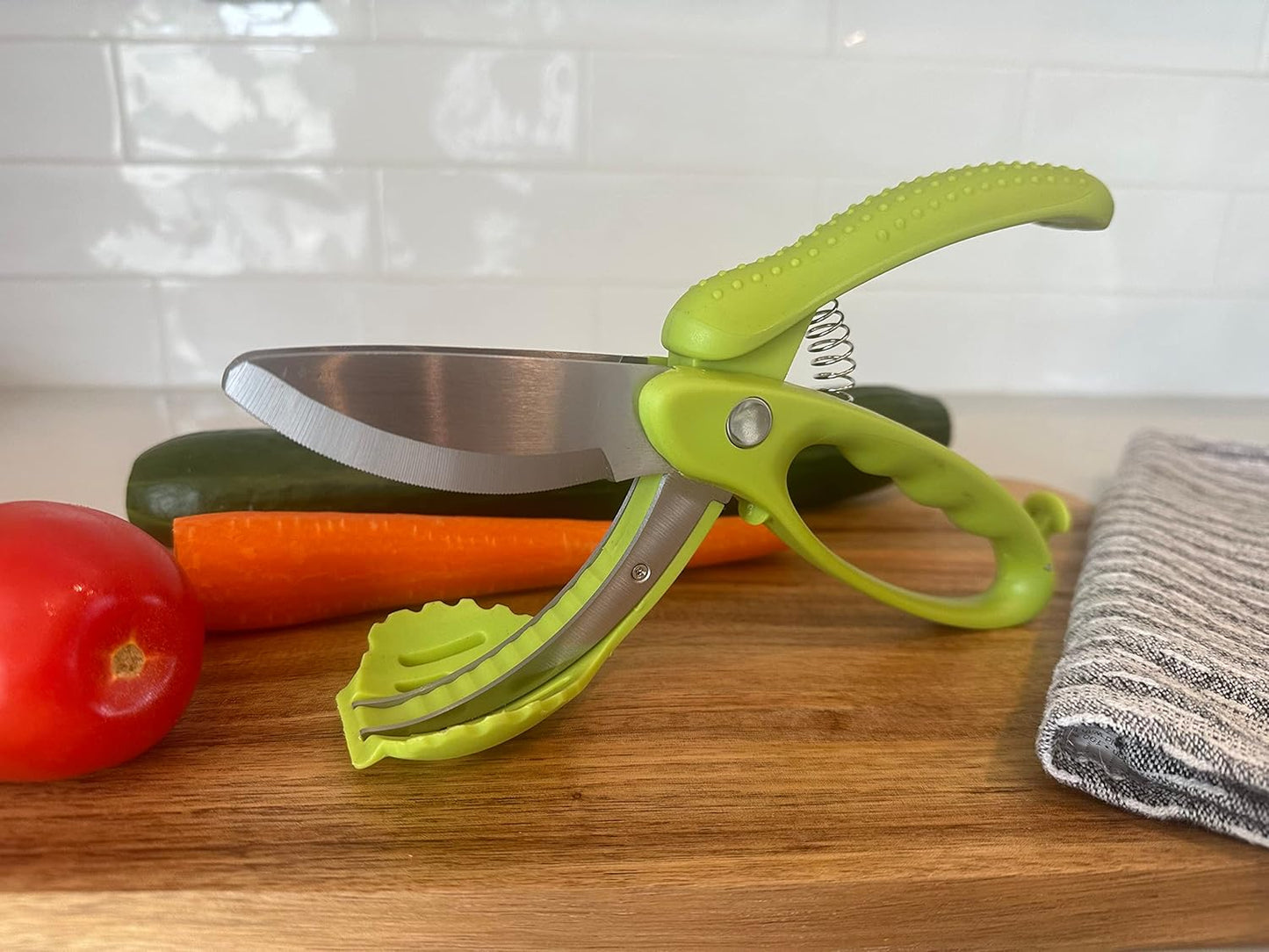 New and Improved Salad Scissors for Chopping Tossing Cutting Vegetable Cutter Chopper Food Heavy Duty Veggie Slicer Chopped Kitchen Tools Gadgets Scissor Toss Vegetables Fruits Shears Leafy Greens